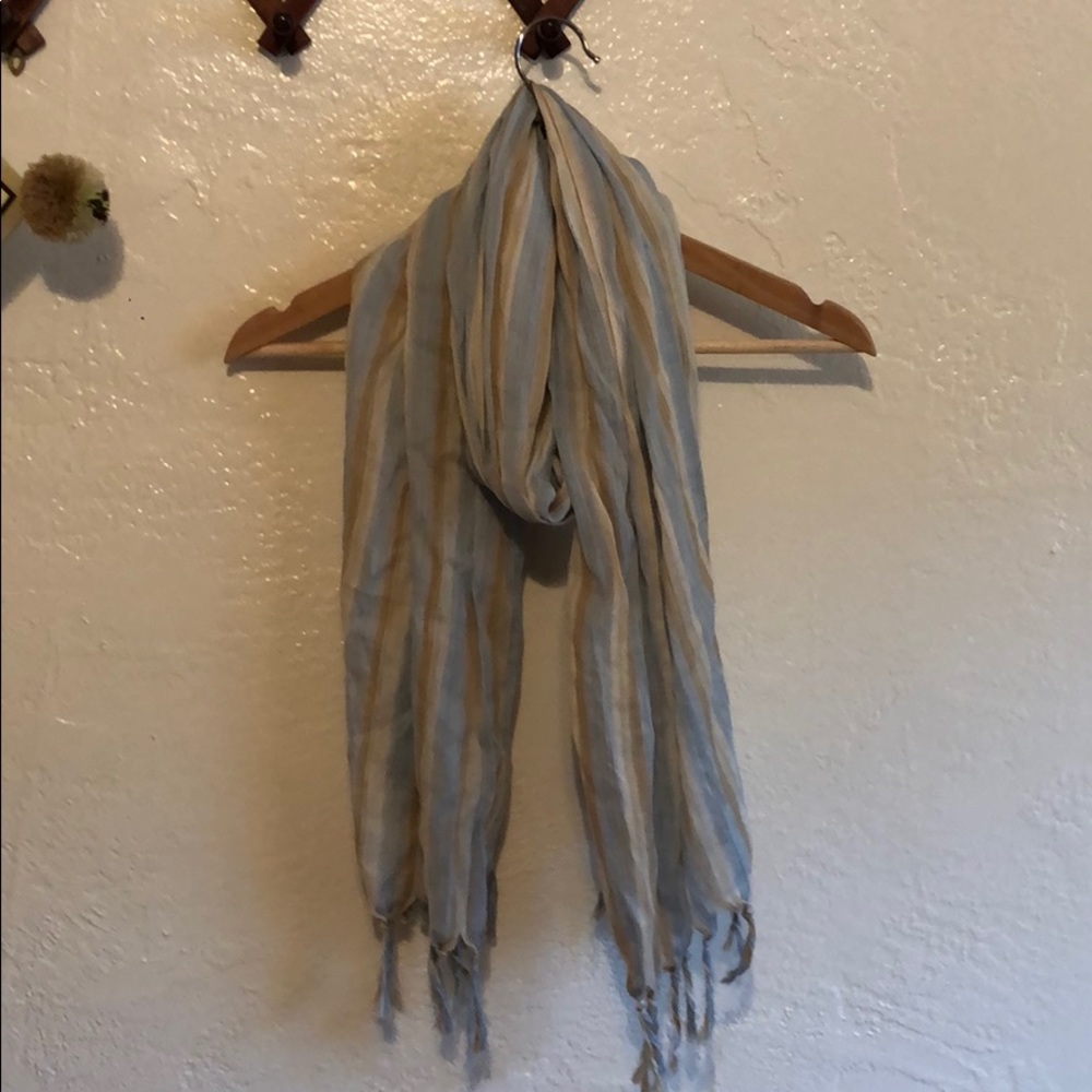 Blue and beige scarf